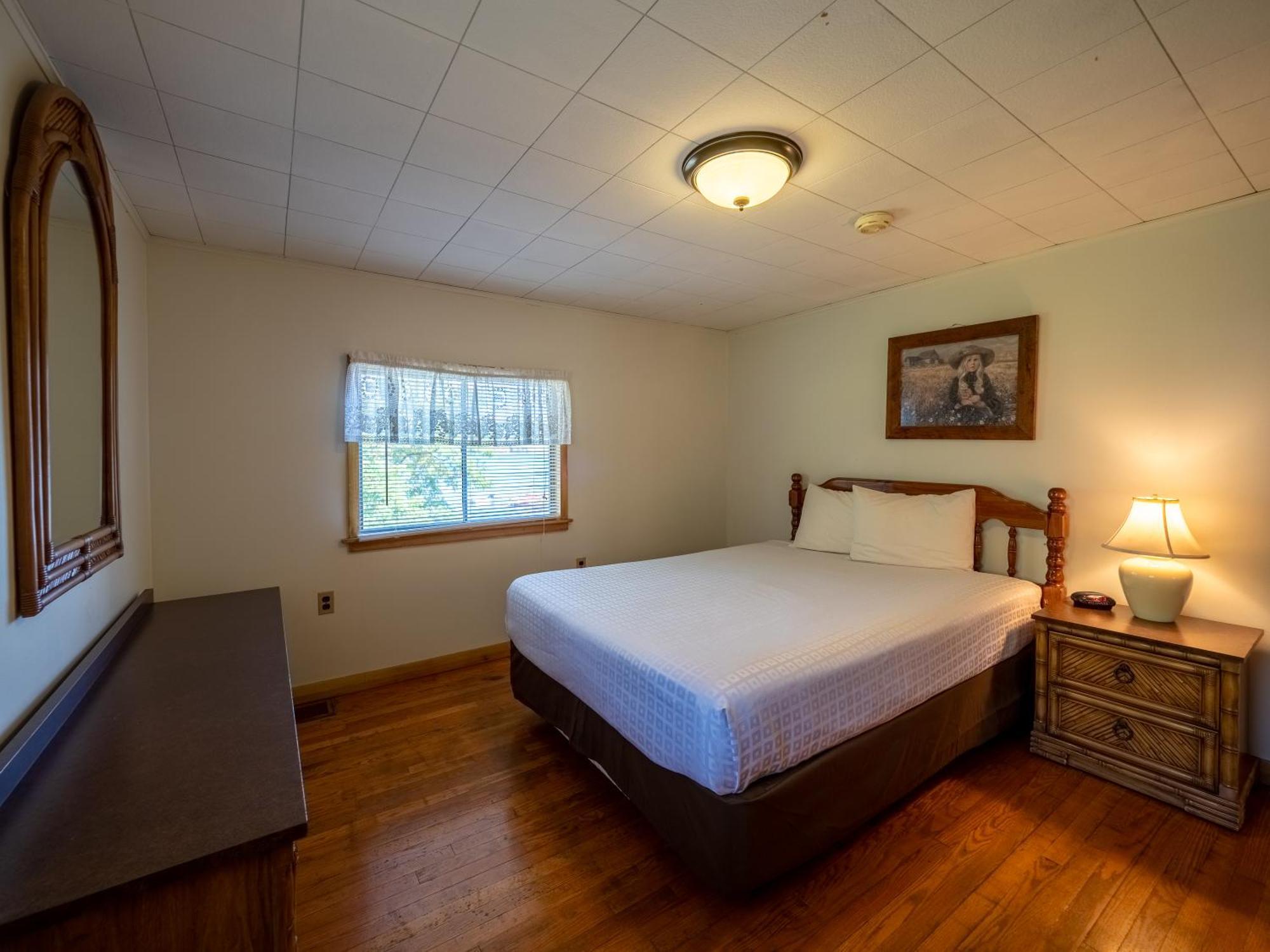 Lake 'N Pines Motel Cooperstown Ngoại thất bức ảnh
