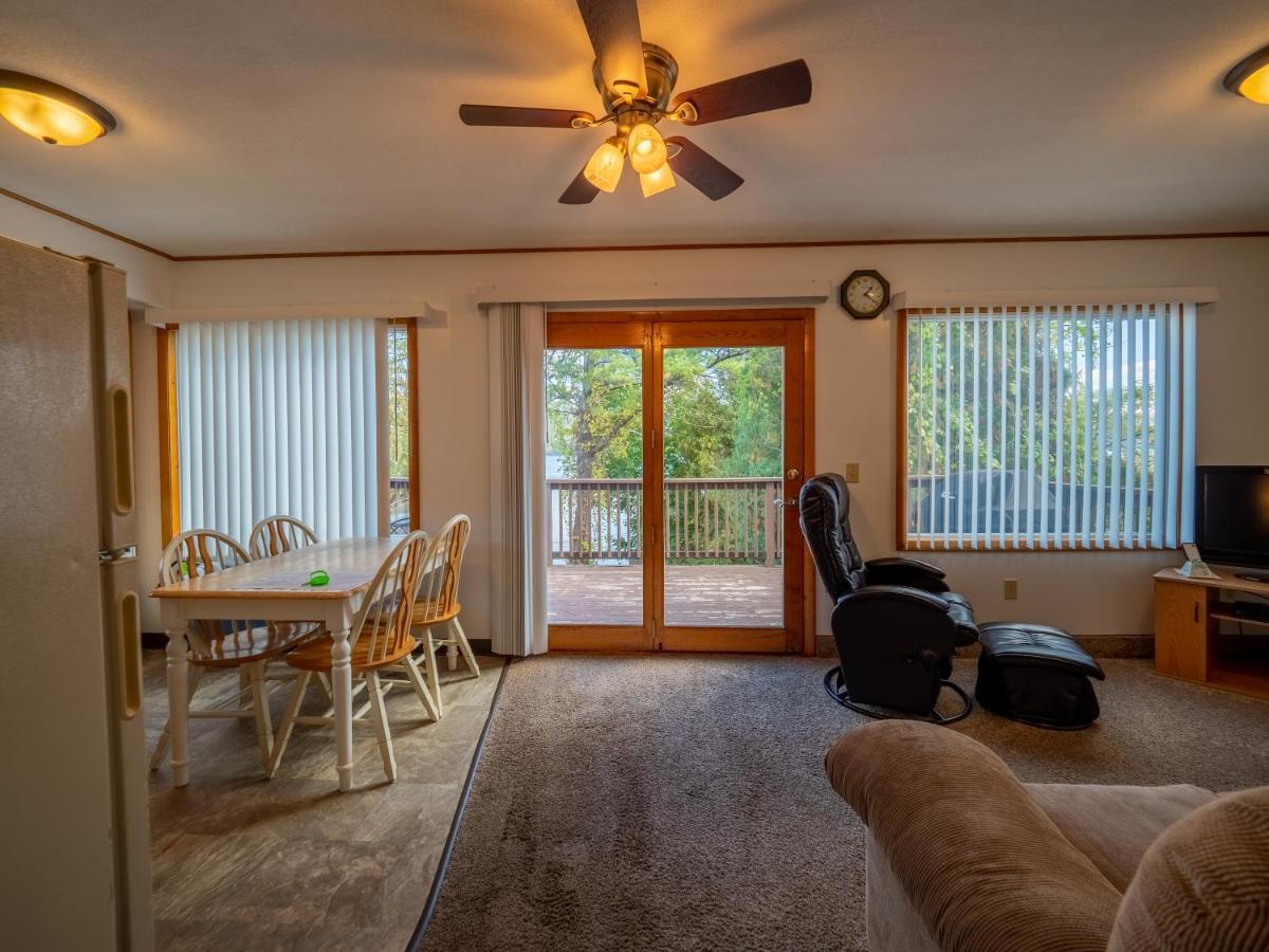 Lake 'N Pines Motel Cooperstown Ngoại thất bức ảnh