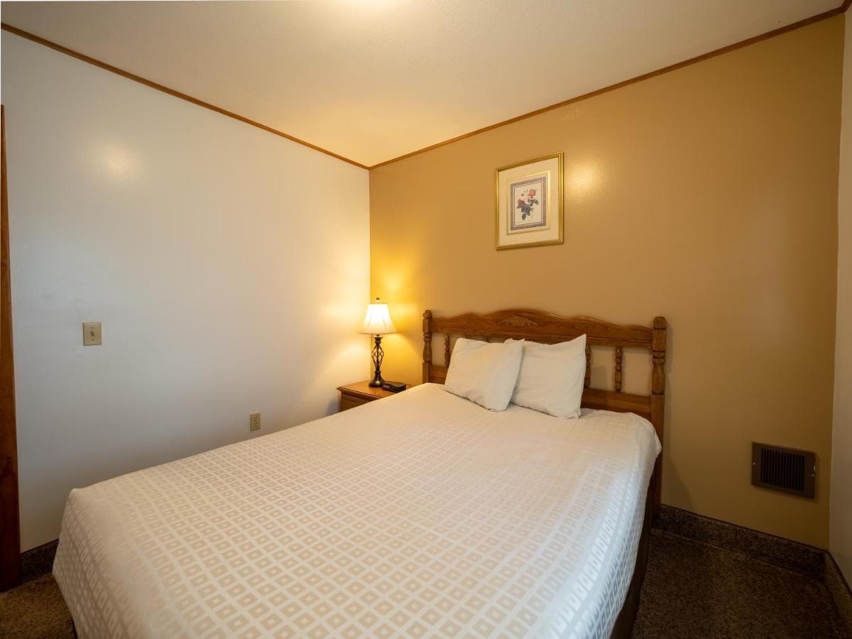Lake 'N Pines Motel Cooperstown Ngoại thất bức ảnh