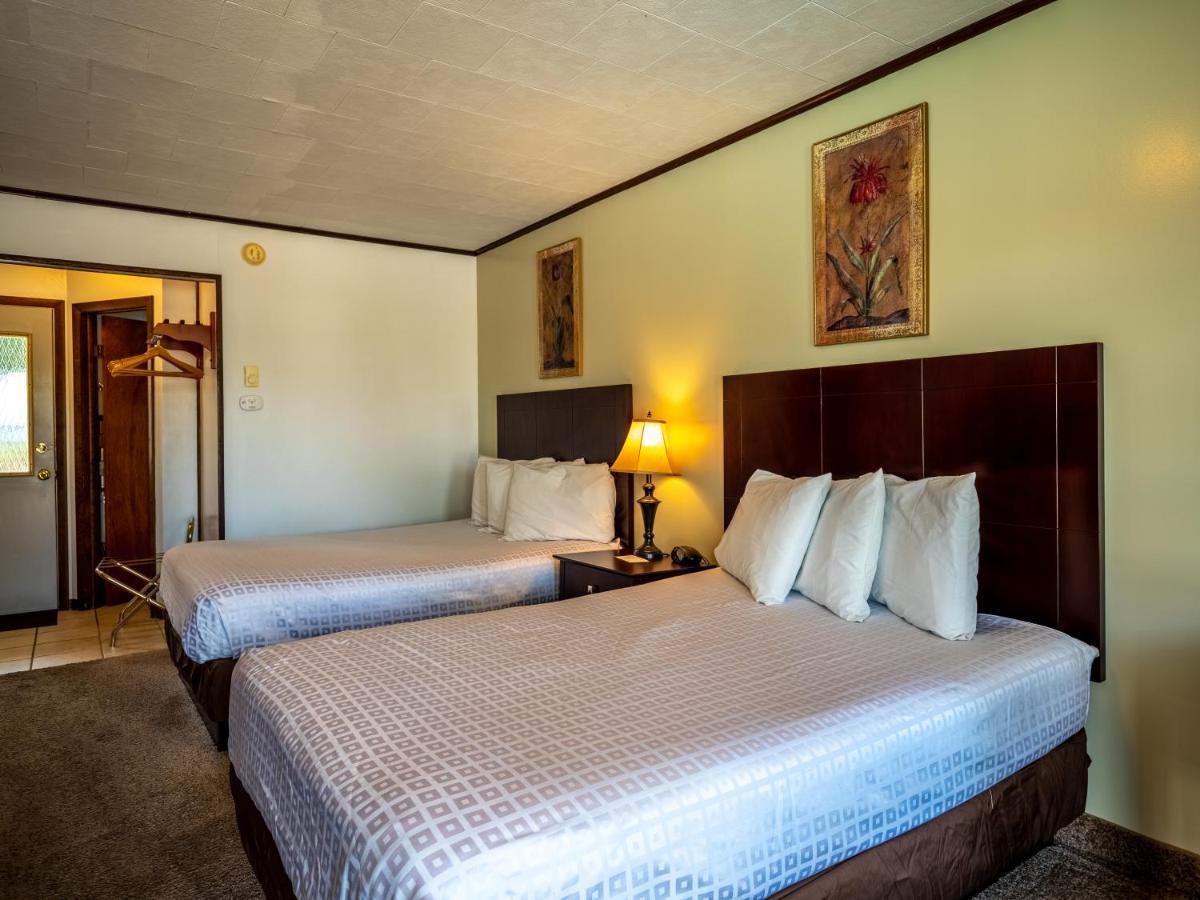 Lake 'N Pines Motel Cooperstown Ngoại thất bức ảnh