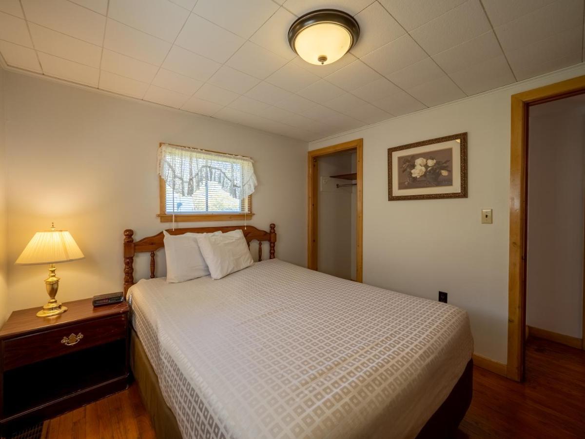 Lake 'N Pines Motel Cooperstown Ngoại thất bức ảnh