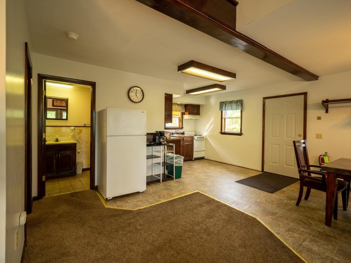 Lake 'N Pines Motel Cooperstown Ngoại thất bức ảnh